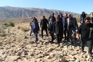 راه دسترسی به بسیاری از اماکن تاریخی و گردشگری خوب نیست