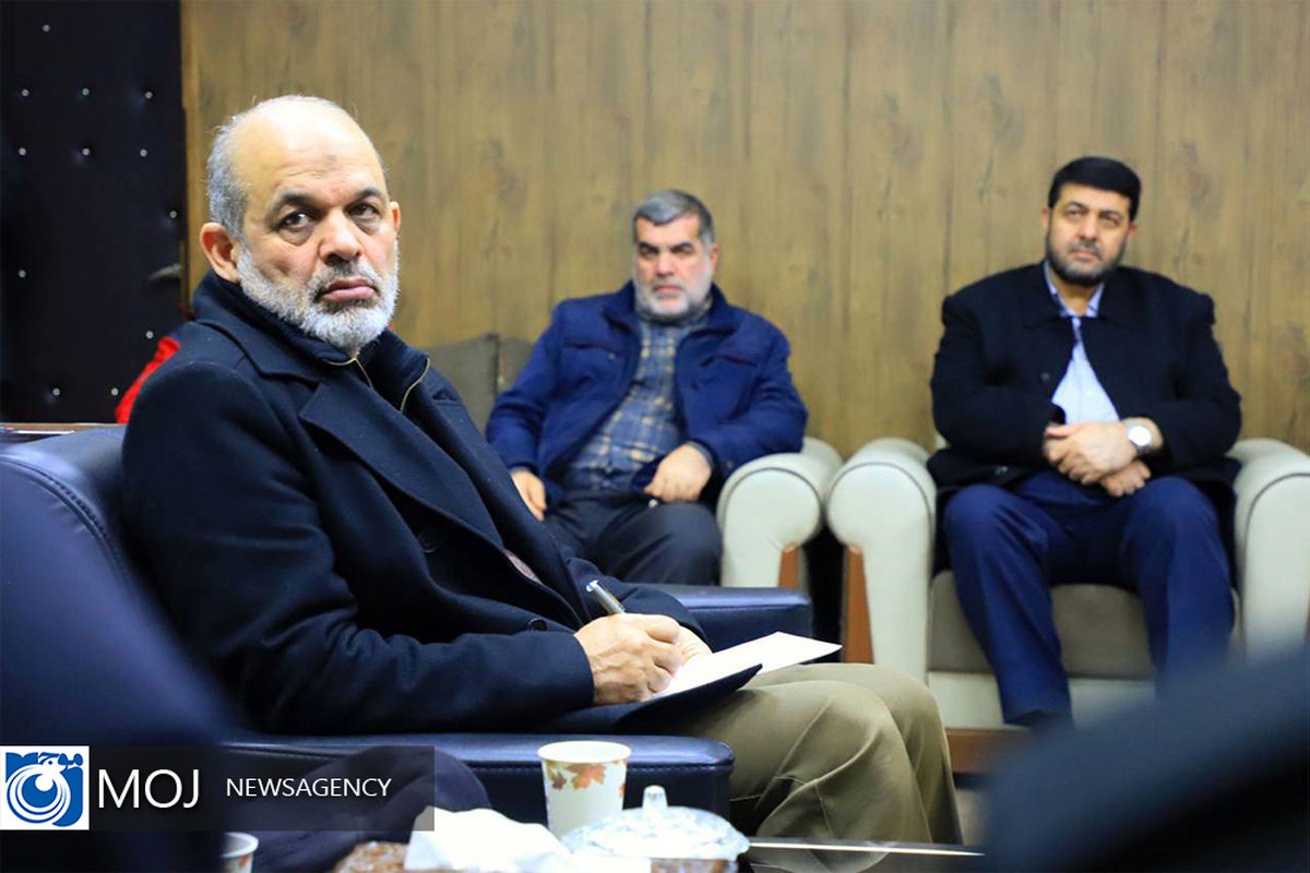 حضور وزیر کشور در مناطق زلزله  زده خوی