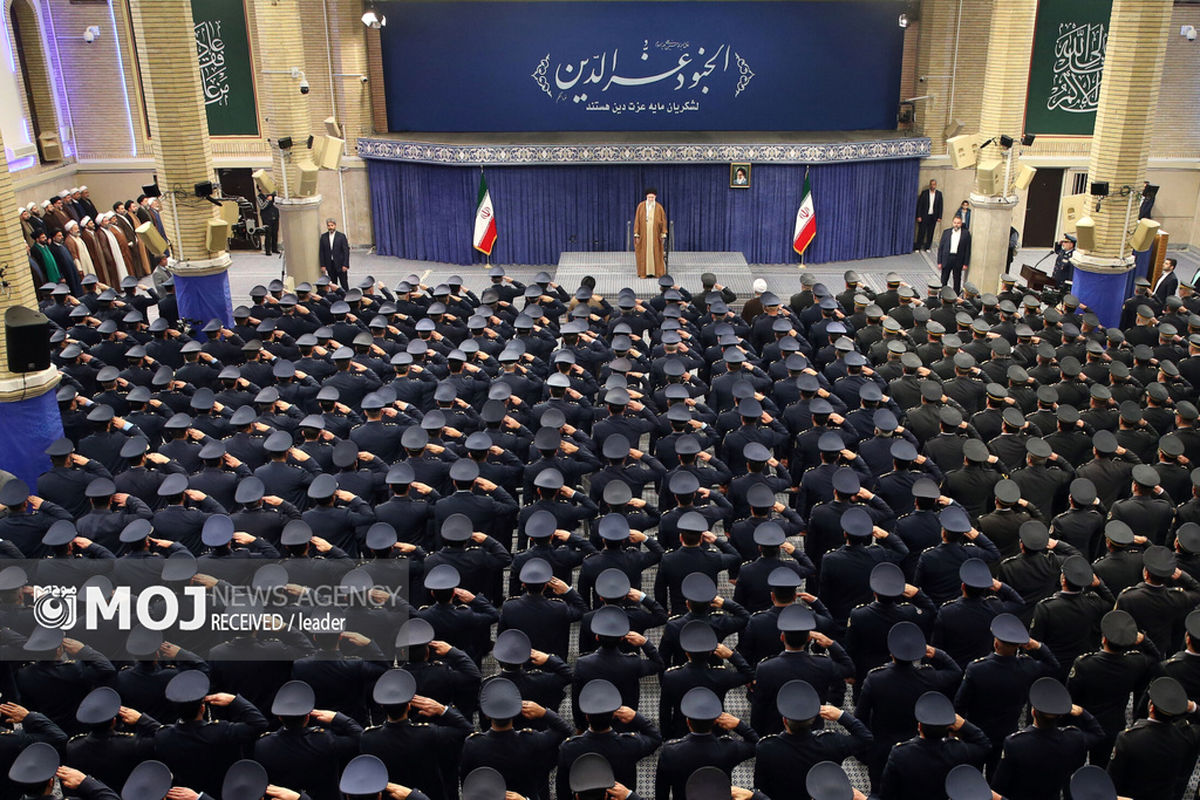 دیدار جمعی از فرماندهان نیروی هوایی و پدافند هوایی ارتش با رهبر انقلاب
