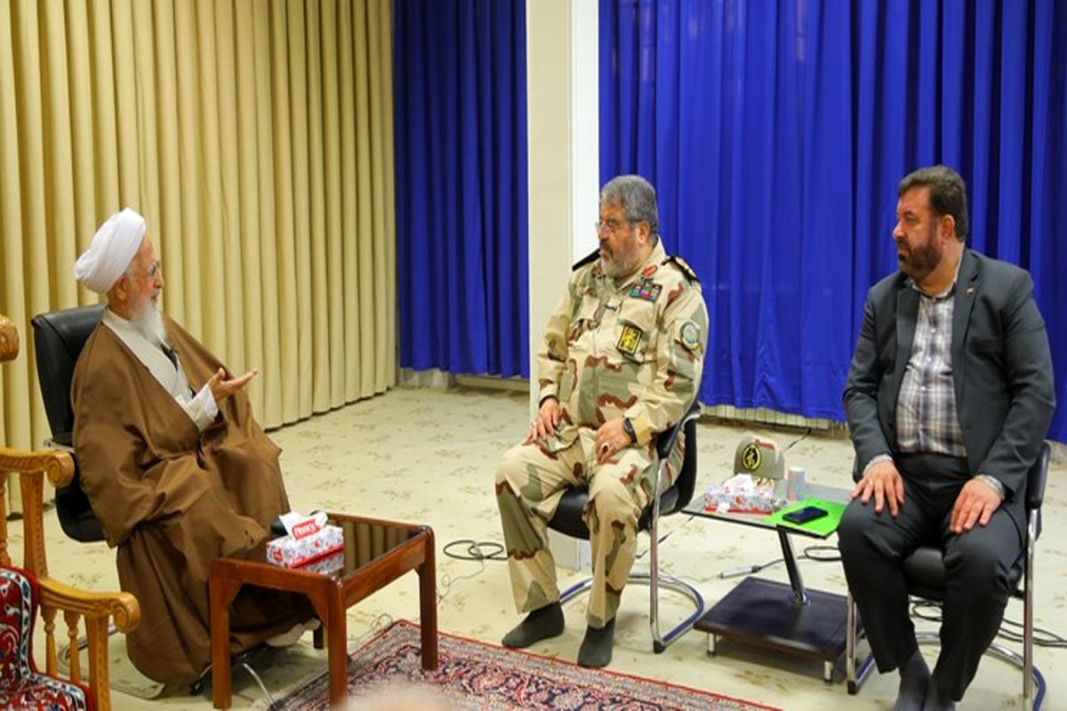 دیدار آیت الله جوادی آملی و رئیس سازمان پدافند غیرعامل