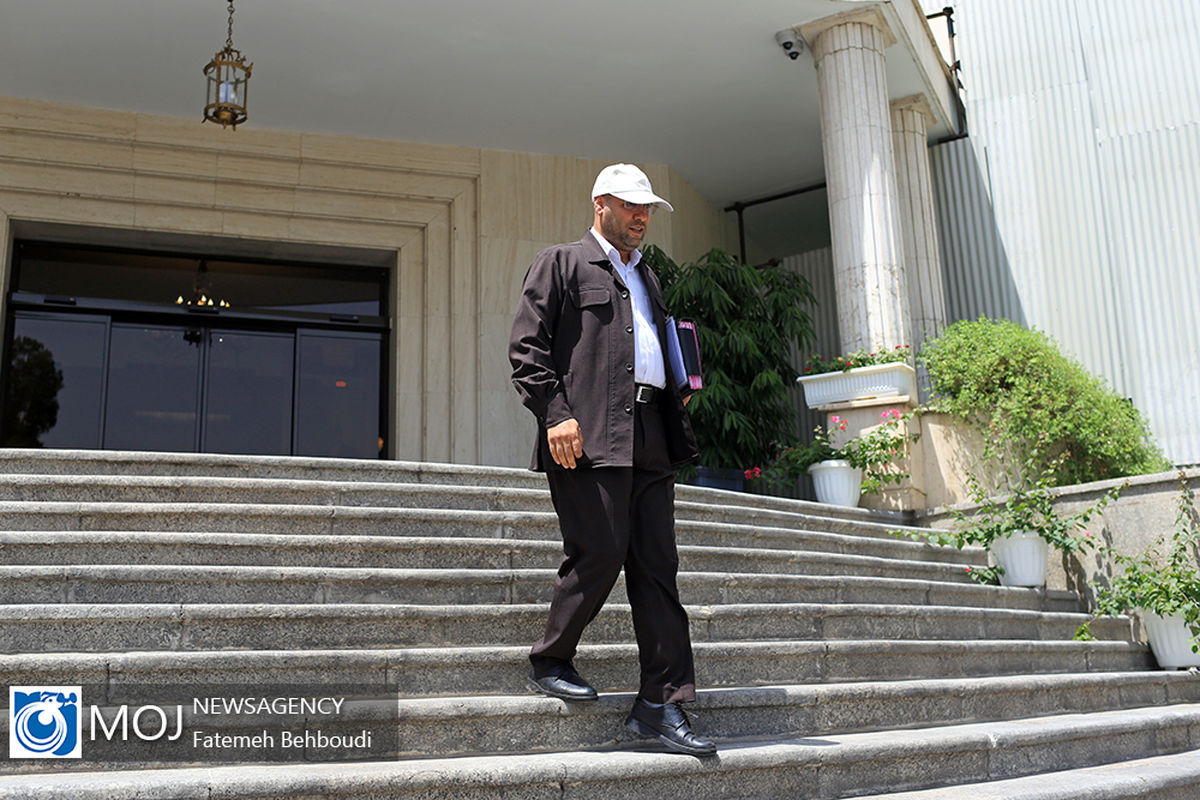 حاشیه جلسه هیئت دولت