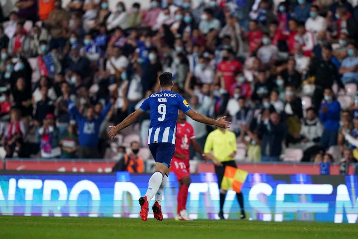 سوپر گل مهدی طارمی از وسط زمین