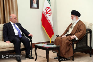 مراقب مکر آمریکایی‌ها باشید و هرگز به آن ها اعتماد نکنید