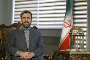 خبرنگاران وجدان زنده جامعه اند 
