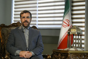 خبرنگاران وجدان زنده جامعه اند 