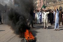 تظاهرات در بنگلاش درپی اهانت به ساحت مقدس پیامبر اکرم