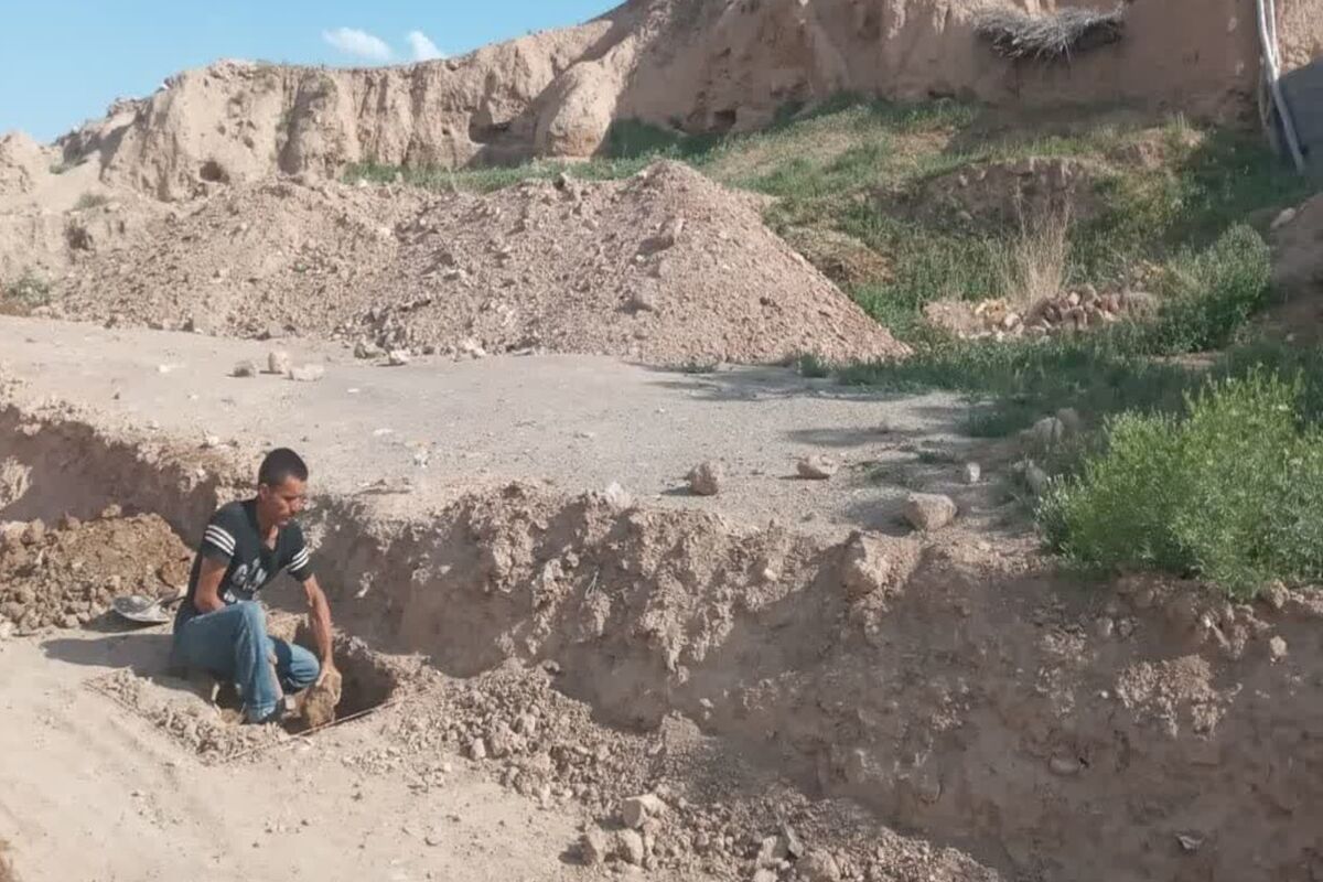 آثاری از عصر آهن در تپه تاریخی علیشار زرندیه