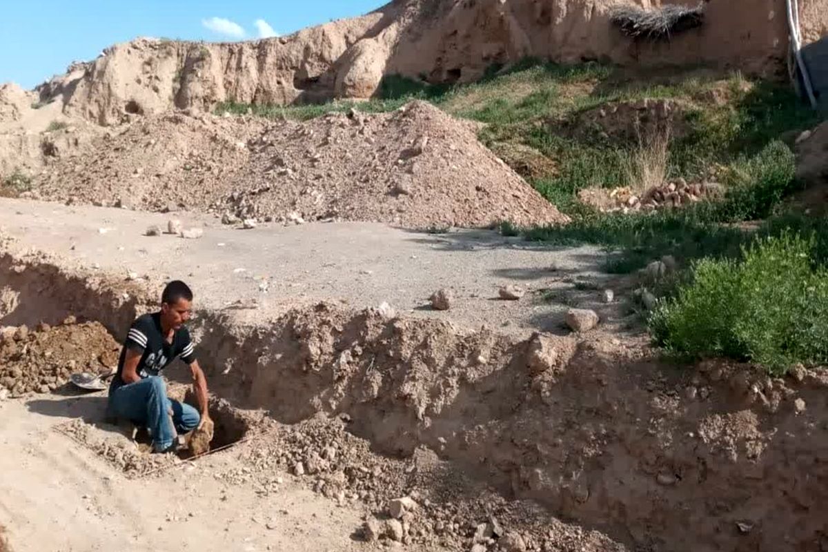 آثاری از عصر آهن در تپه تاریخی علیشار زرندیه