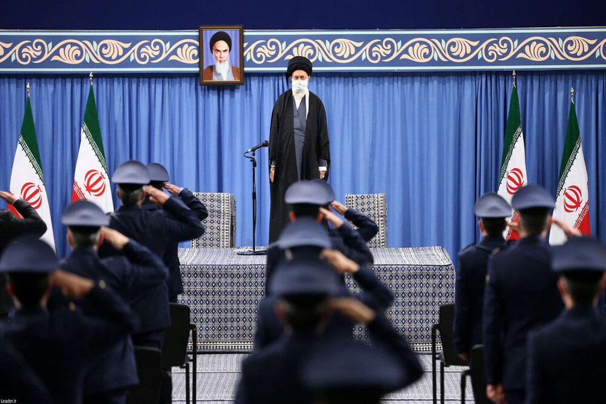 دیدار رهبر انقلاب با فرماندهان نیروی هوایی