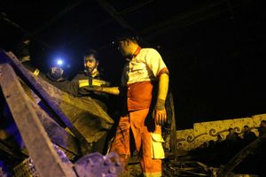 تصادف شدید خودروهای سواری و باری در استان فارس