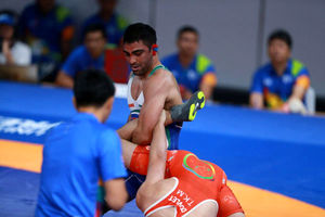 پیروزی حسین‌ خانی در دور نخست