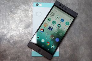 تنها گوشی ابری جهان را ۲۰۰ دلار بخرید