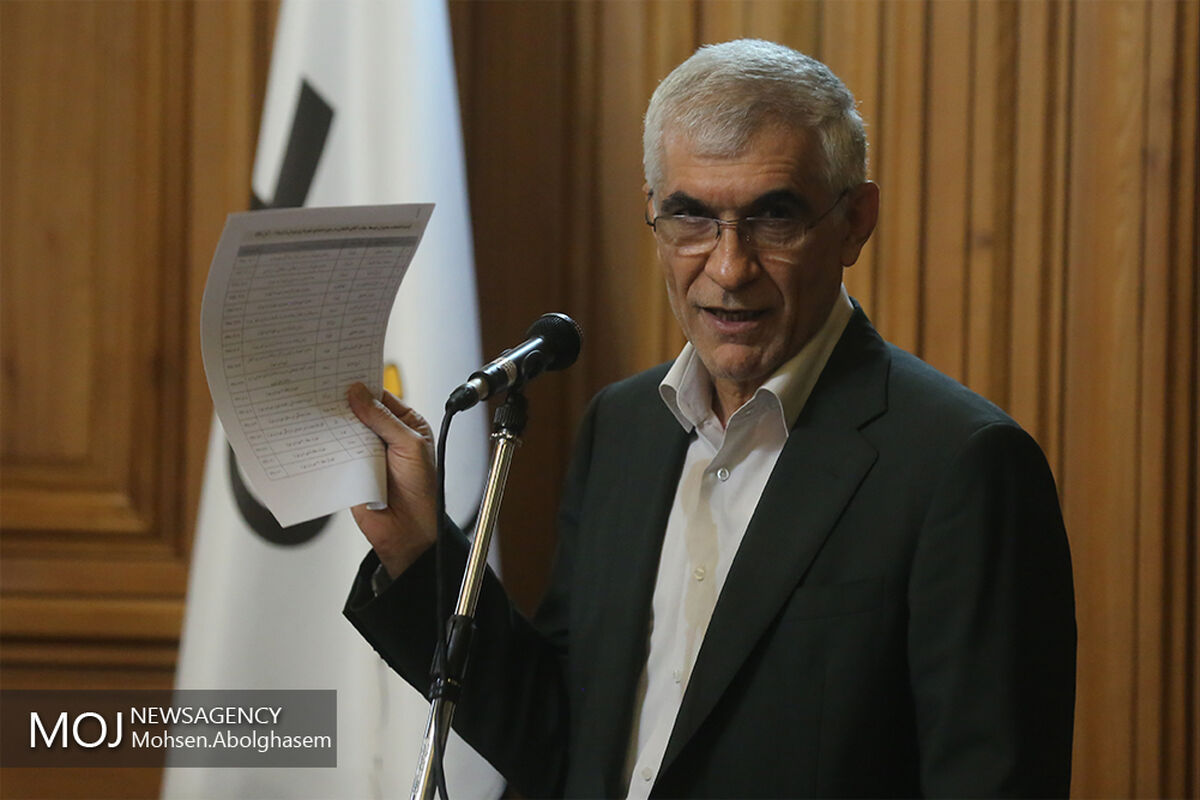 تکریم افشانی ، شهردار سابق در جلسه شورای شهر تهران