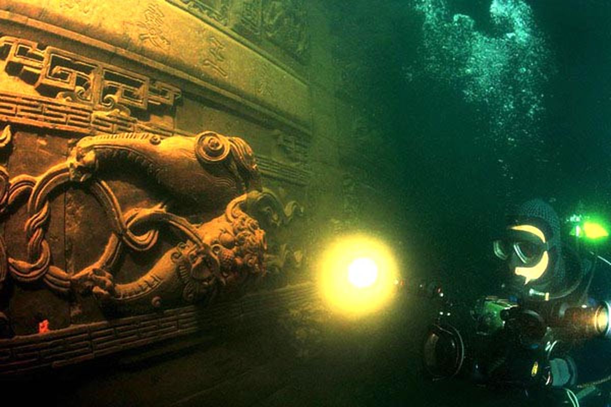 گنجینه زیر دریا