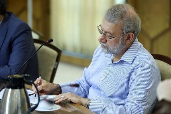 رمز پیروزی، تعهد و صلابت ایرانیان است