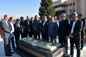 وزیر آموزش و پرورش به مقام شامخ شهدای سمنان ادای احترام کرد