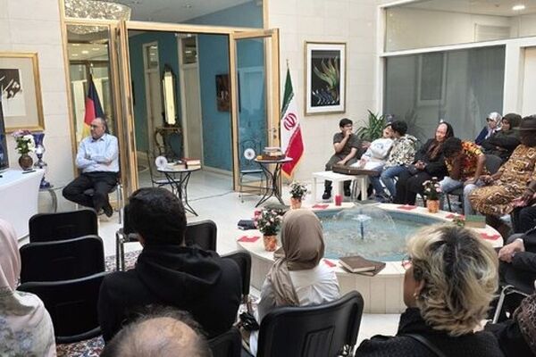 گرامیداشت روز ملی شعر و ادب فارسی با برگزاری شب شعر «نسیم شرقی» در سفارت ایران در برلین