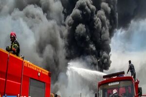 حریق واحد ۷۰ پالایشگاه آبادان در حال کنترل است