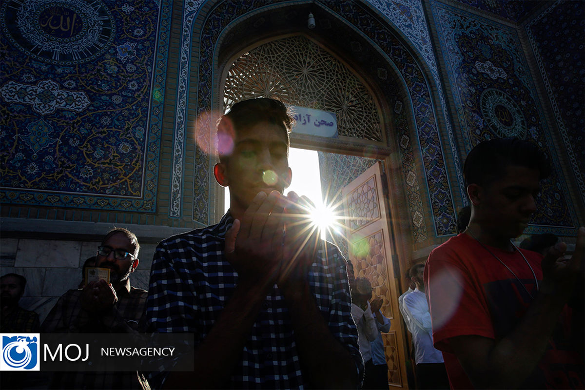 اقامه نماز عید قربان در حرم امام رضا (ع)