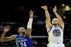 پیروزی گلدن استیت در NBA با 17 پرتاب 3 امتیازی