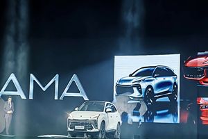 لاماری ایما هیبرید HEV در ایران رونمایی شد+فیلم و تصاویر 