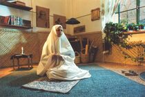 شبکه نمایش رنگ و بوی مقاومت می گیرد