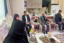 محمد مخبر با خانواده فرمانده شهید یگان حفاظت ریاست جمهوری دیدار کرد