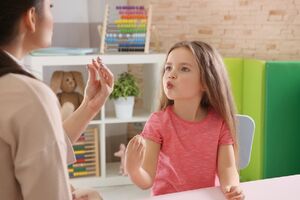 اختلال زبانی کودکان را چگونه حل کنیم؟