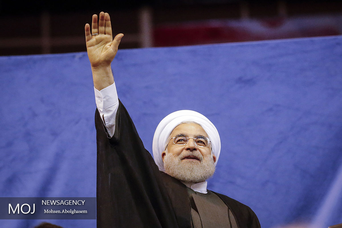همایش حامیان حسن روحانی در ورزشگاه آزادی