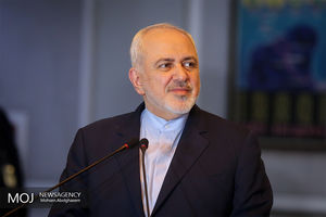 اطرافیان ترامپ او را به سمت جنگ سوق می‌دهند