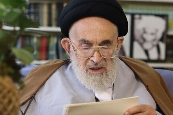آیت‌الله سید علی‌محمد دستغیب انتخاب سومین رهبر انقلاب را تبریک گفت