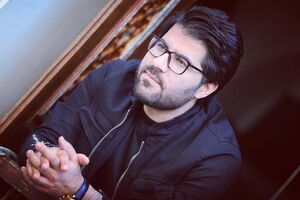اجرای هفتمین شب «خیمه هنر» با اجرای حامد همایون و حضور سخنگوی دولت