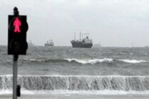 باد، تردد دریایی به قشم را تعطیل کرد