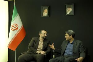 بازدید مدیرعامل رایتل از غرفه ایرانسل در نمایشگاه الکامپ