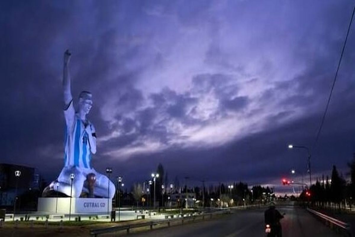 مجسمه مسی
