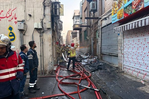 رئیس اورژانس استان تهران از آتش‌سوزی در ورامین و مصدومیت 10 نفر خبر داد