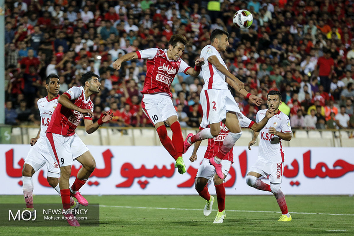 آغاز مسابقات هفدهمین دوره لیگ برتر فوتبال دیدار پرسپولیس و فولاد خوزستان