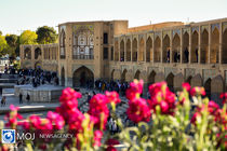  نشاط و شادی مسافران نوروزی با جاری شدن زاینده‌رود اصفهان