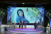 حواشی اختتامیه جشنواره فجر/ از حضور سرزده رئیس‌جمهور تا حرف‌های صریح هنرمندان در تالار وحدت + فیلم