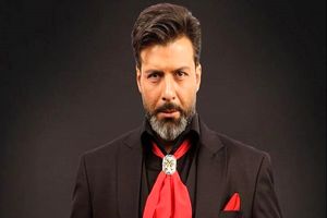 فیلمی از مجید واشقانی بر سر مزار شهید مدافع حرم