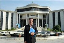 در پی قانون منع بکارگیری بازنشستگان از سمت خود استعفا داد