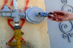 نشت یابی بیش از سه هزار علمک جهت ایمنی مشترکین گاز طبیعی شهرستان لالی 