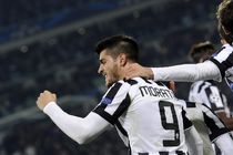 روزی ۵ یا ۶ تیم با من تماس می‌گرفتند