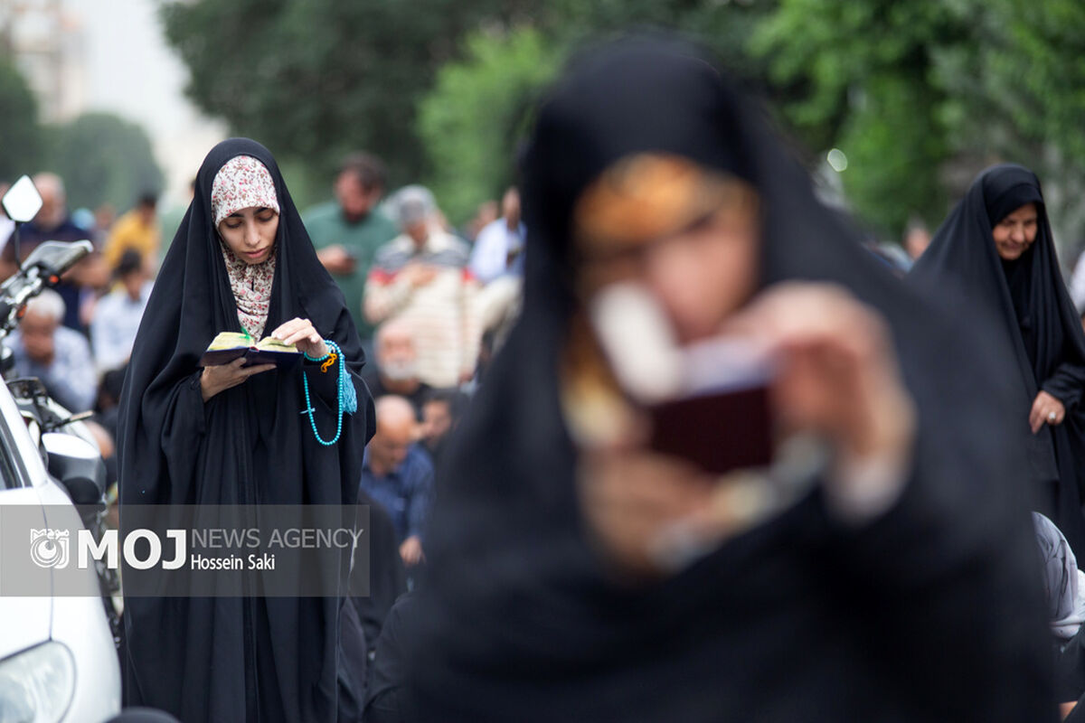 مراسم قرائت دعای عرفه در خیابان سعدی تهران