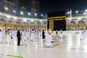 پشت بام کعبه شست‌وشو شد +تصاویر