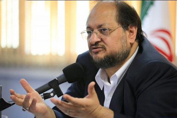 قیمت خودروها از افزایش نرخ ارز مبادلهای از ۳۷۰۰ تومان به ۴۲۰۰ تومان متاثر میشود
