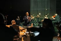 علیرضا قربانی دو شب دیگر به تورکنسرت «ایرانم» اضافه کرد/ برای ۱۰۰ هزار نفر می‌خواند