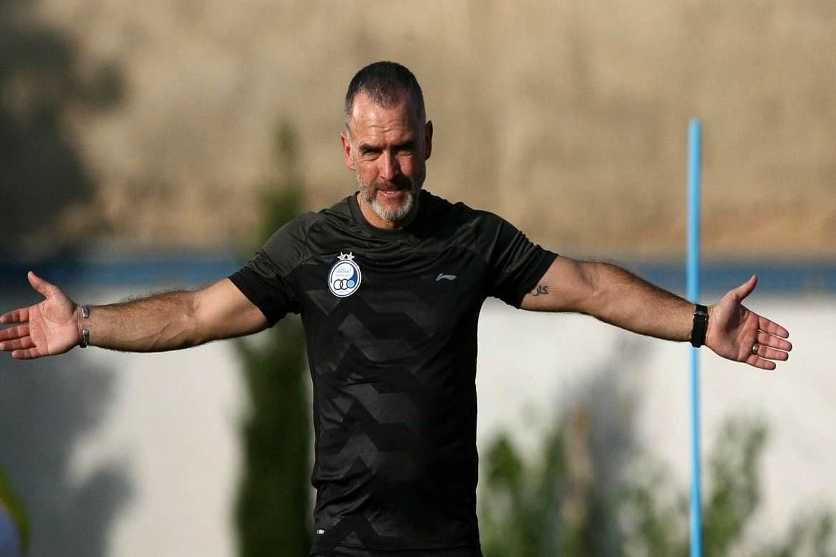 مک درموت مربی و دستیار شفر