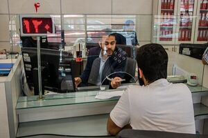 فرماندار تهران از فعال بودن ۳۰ درصد شعب بانک‌ها در پایتخت خبر داد