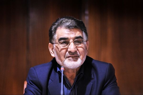 تنگه هرمز درآمد سالانه ۸۰ میلیارد دلاری از محل عوارض خدمات برای کشور دارد
